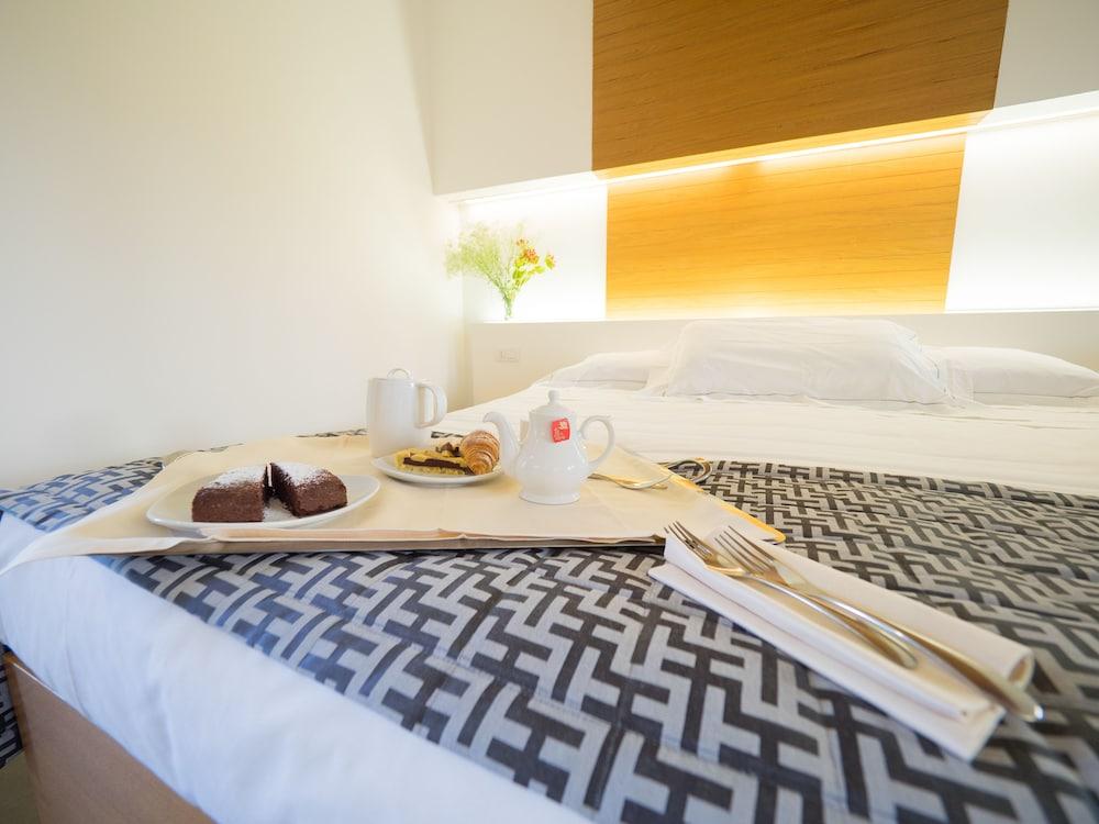 มอนตาแปร์ตี Hotel กาเซ็ตต้า ภายนอก รูปภาพ