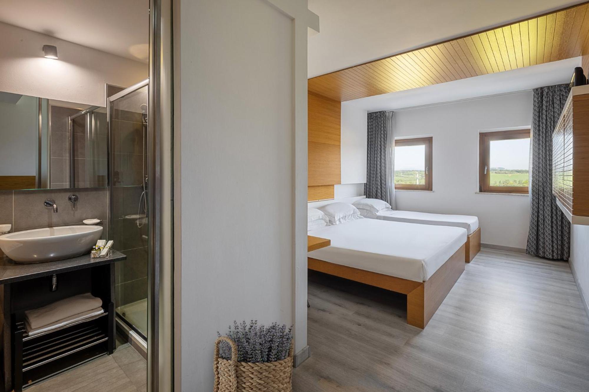 มอนตาแปร์ตี Hotel กาเซ็ตต้า ภายนอก รูปภาพ