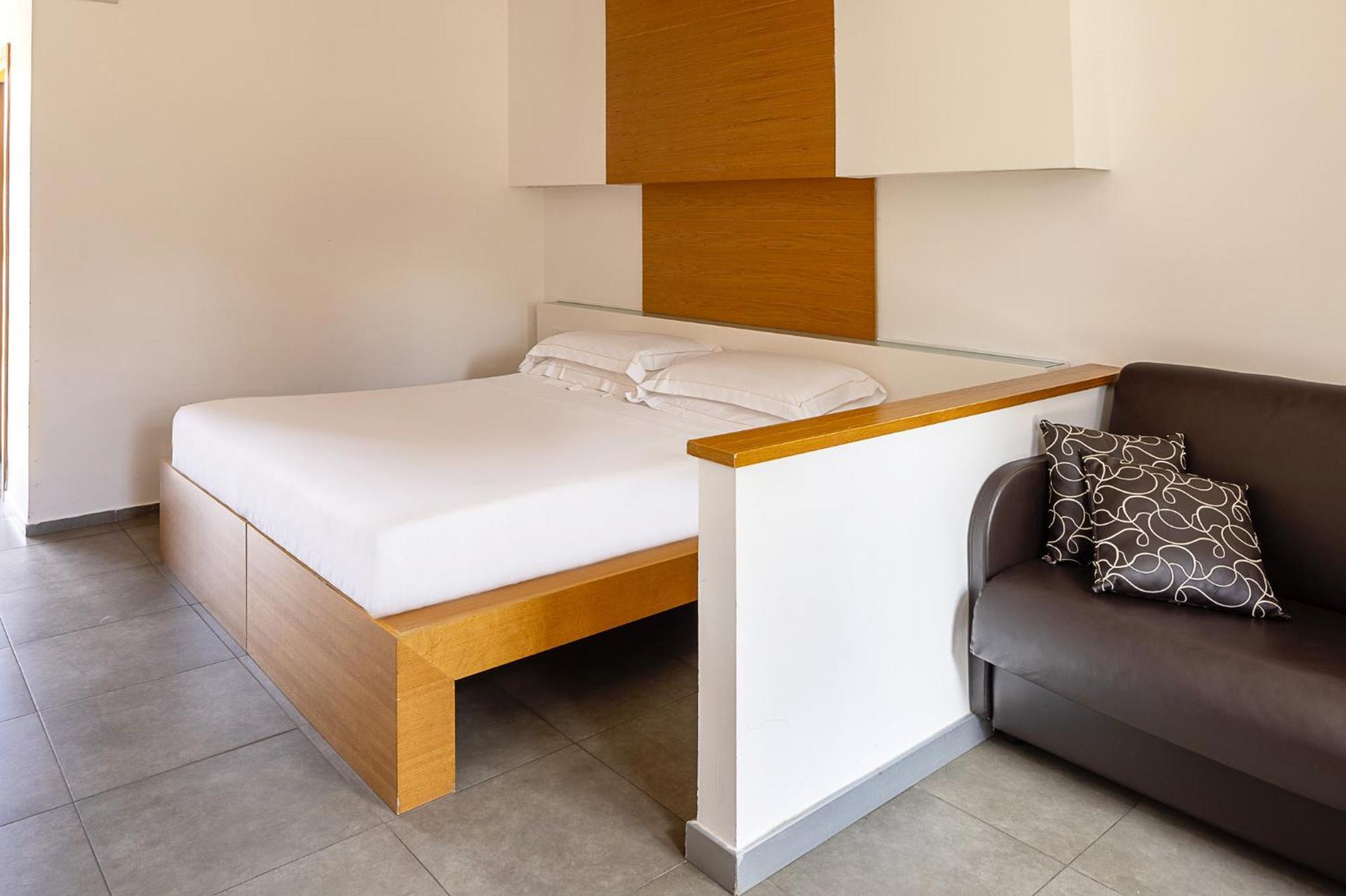 มอนตาแปร์ตี Hotel กาเซ็ตต้า ภายนอก รูปภาพ