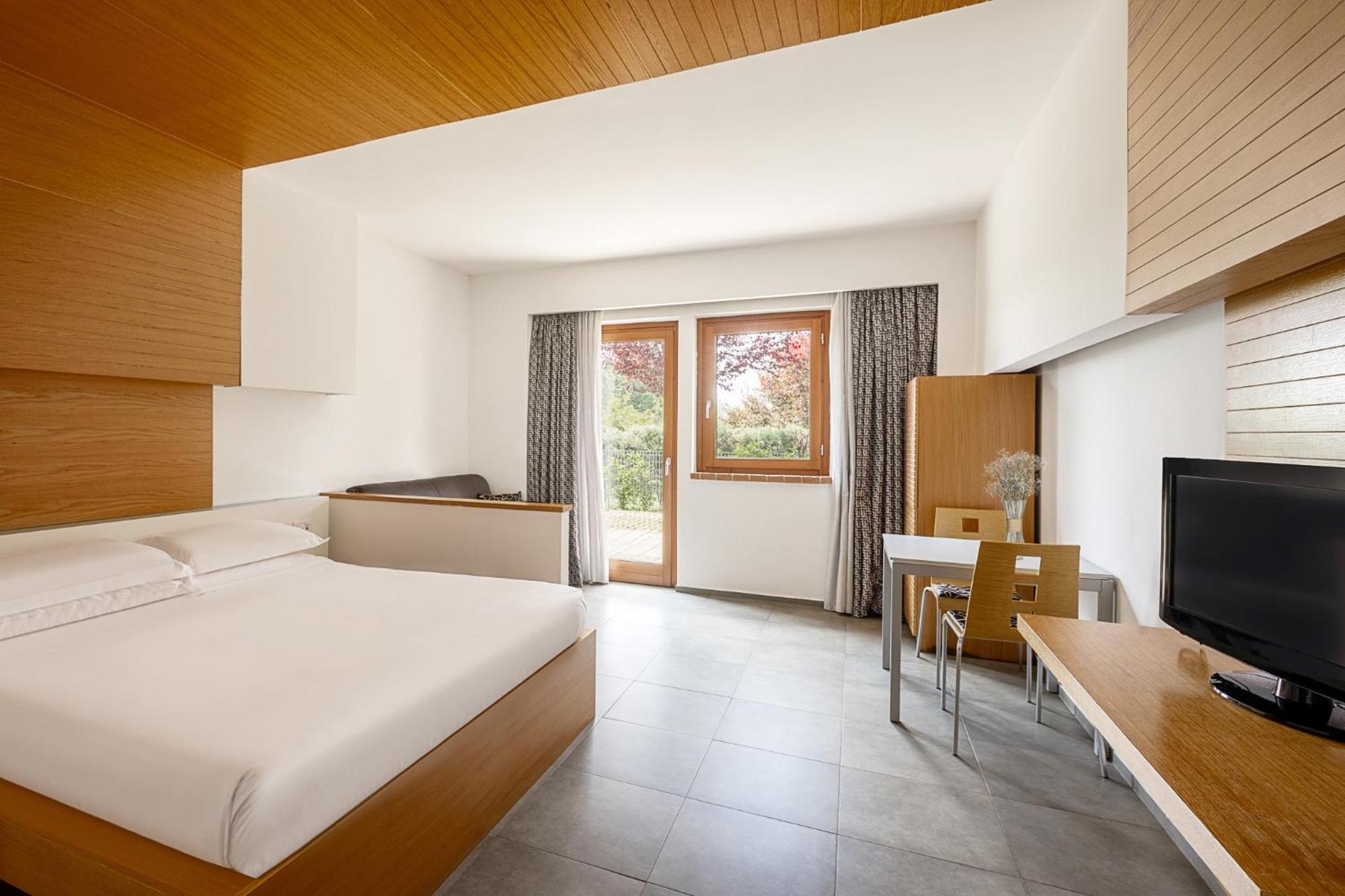 มอนตาแปร์ตี Hotel กาเซ็ตต้า ภายนอก รูปภาพ